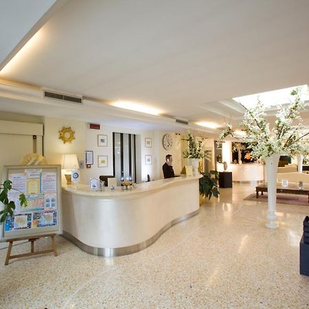 Jr Resort Logos Forte Dei Marmi Exterior foto