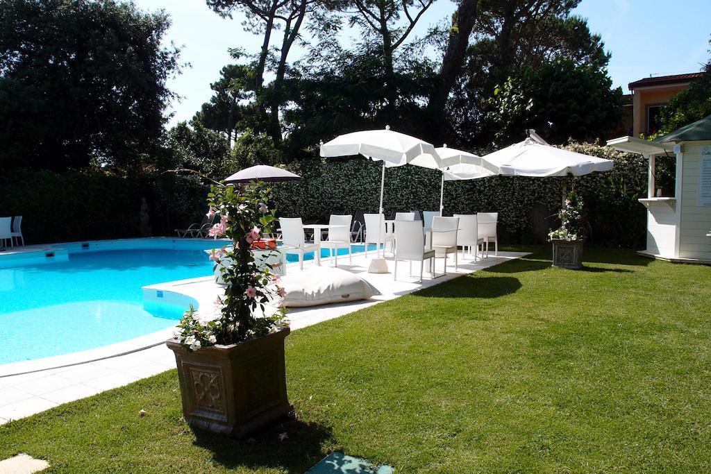 Jr Resort Logos Forte Dei Marmi Exterior foto